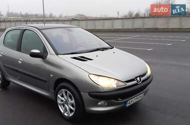 Хетчбек Peugeot 206 2003 в Вінниці