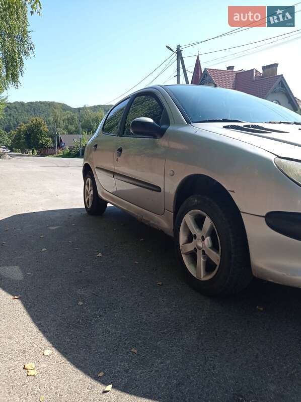 Хэтчбек Peugeot 206 2000 в Львове