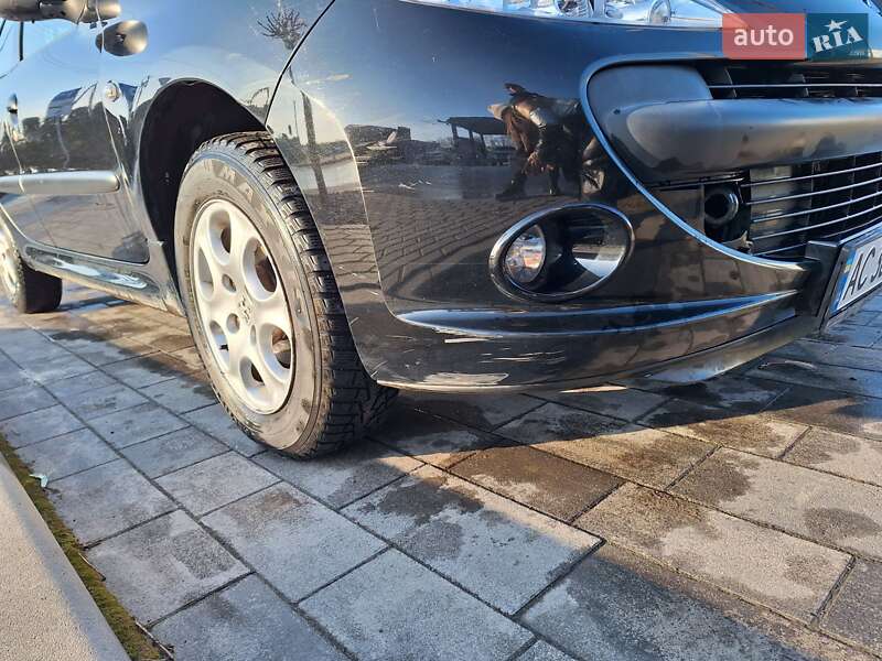 Хетчбек Peugeot 206 2011 в Луцьку