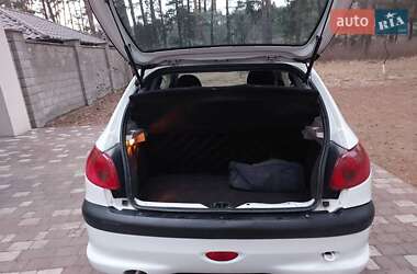 Хетчбек Peugeot 206 2006 в Чернігові