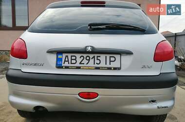 Хэтчбек Peugeot 206 2003 в Виннице