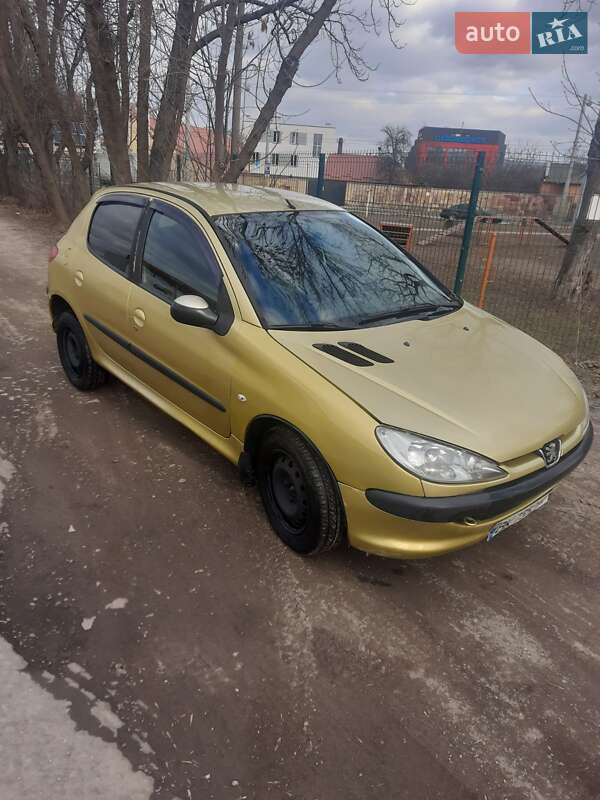 Хэтчбек Peugeot 206 2005 в Львове