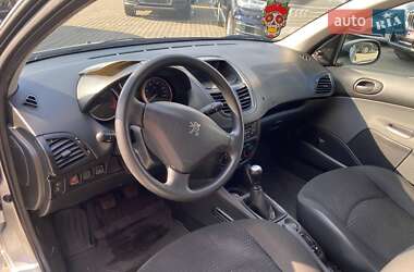 Хэтчбек Peugeot 206 2011 в Львове