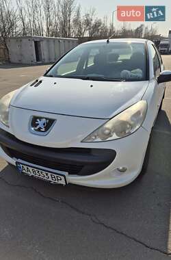 Седан Peugeot 206 2012 в Киеве