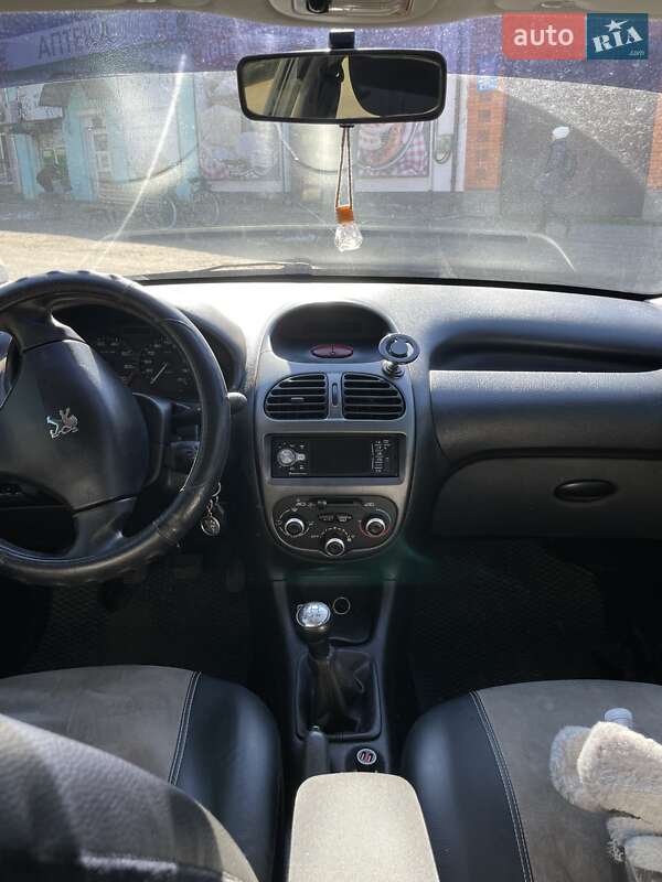 Хетчбек Peugeot 206 2006 в Путивлі