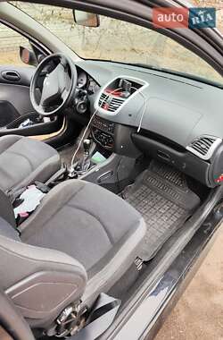 Хэтчбек Peugeot 206 2009 в 