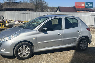Хэтчбек Peugeot 206 2009 в 