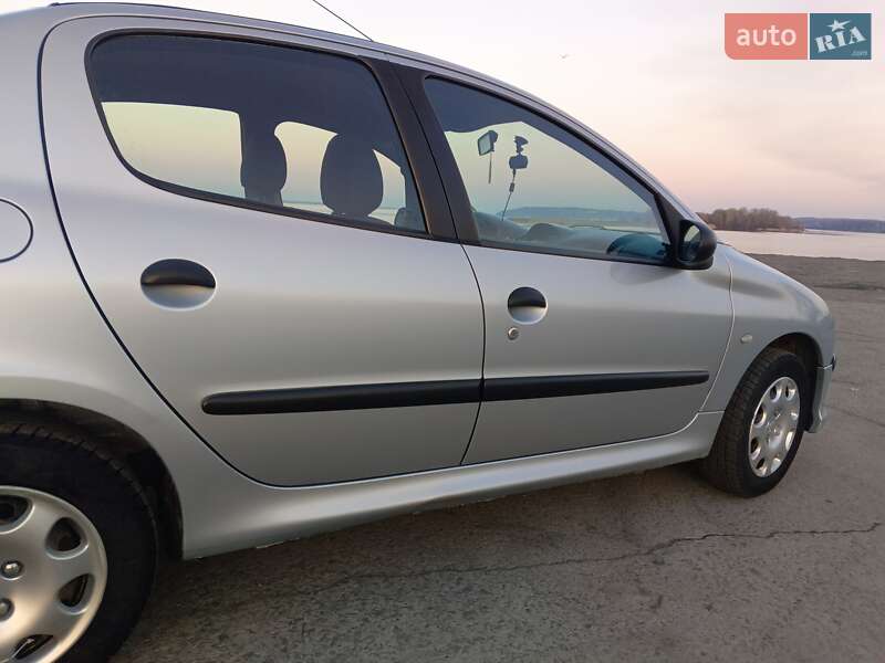 Седан Peugeot 206 2009 в Києві
