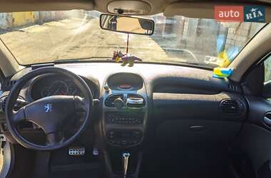 Хэтчбек Peugeot 206 2007 в 