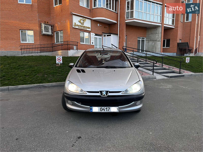 Хетчбек Peugeot 206 2002 в Білій Церкві