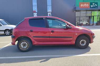 Хэтчбек Peugeot 206 2006 в 