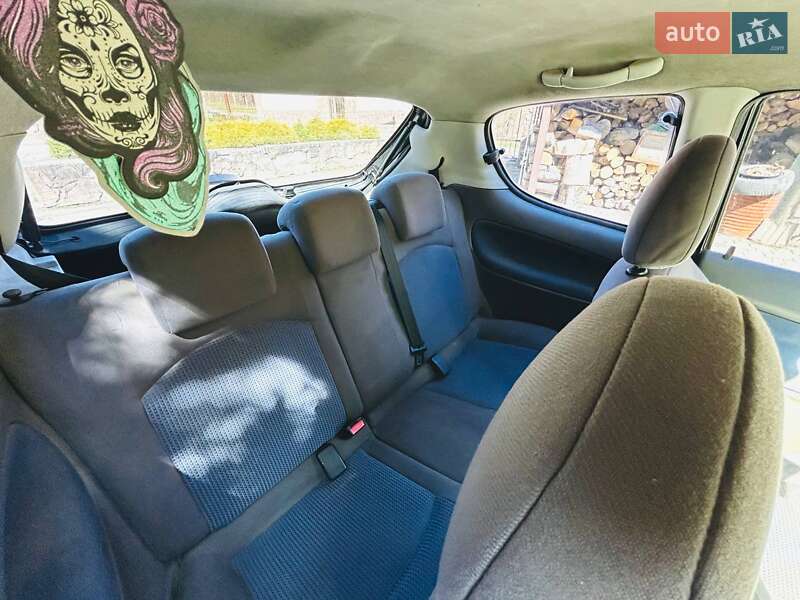 Хэтчбек Peugeot 206 2004 в Львове