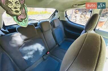 Хэтчбек Peugeot 206 2004 в 