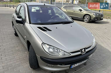 Хэтчбек Peugeot 206 2006 в 