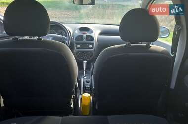 Хэтчбек Peugeot 206 2006 в 