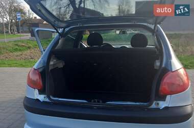 Хэтчбек Peugeot 206 2006 в 