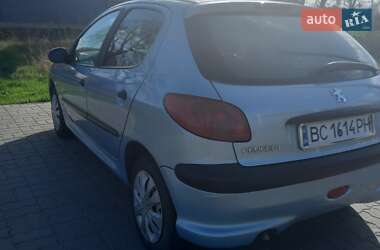 Хэтчбек Peugeot 206 2006 в 