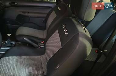 Хетчбек Peugeot 206 2011 в 