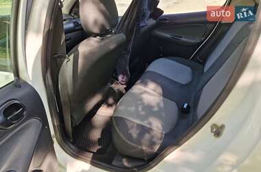 Хетчбек Peugeot 206 2008 в 