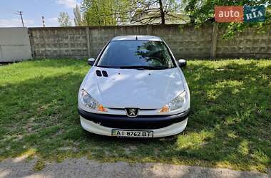 Хетчбек Peugeot 206 2008 в 