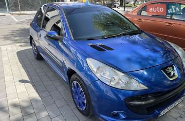 Хетчбек Peugeot 206 2011 в Ужгороді