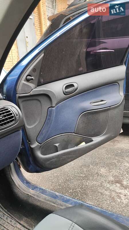 Хэтчбек Peugeot 206 2006 в Киеве