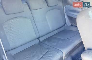 Хетчбек Peugeot 206 2001 в 