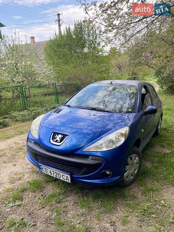 Хетчбек Peugeot 206 2011 в Чернівцях