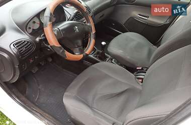 Седан Peugeot 206 2006 в 
