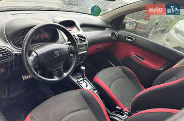 Хетчбек Peugeot 206 2007 в 