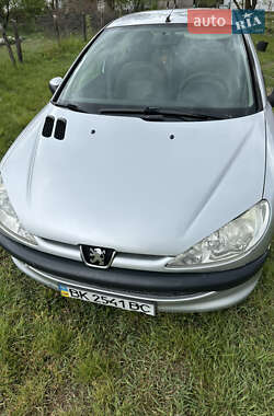 Хетчбек Peugeot 206 2008 в 