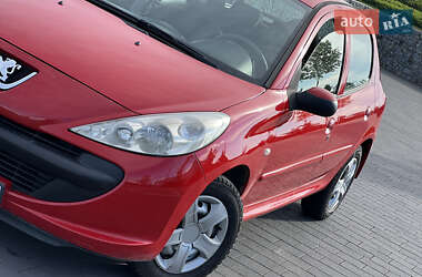 Хетчбек Peugeot 206 2011 в 