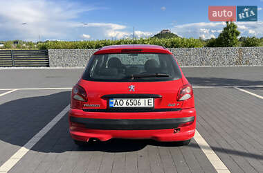 Хетчбек Peugeot 206 2011 в 