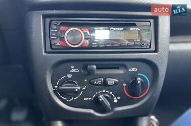 Хетчбек Peugeot 206 2011 в 