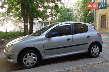 Хэтчбек Peugeot 206 2002 в Днепре