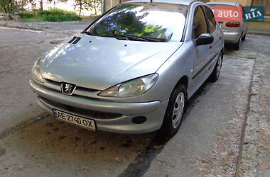 Хэтчбек Peugeot 206 2002 в 