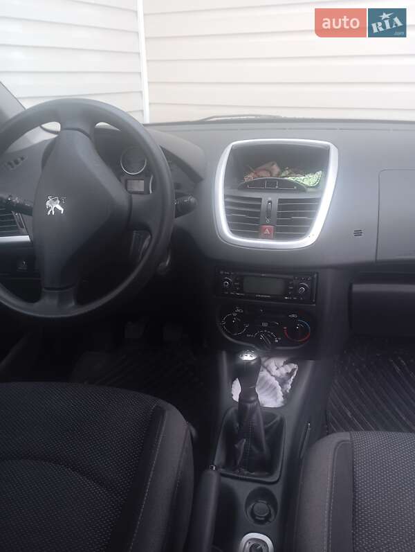 Хетчбек Peugeot 206 2009 в Сумах