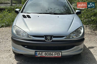 Хетчбек Peugeot 206 2008 в 