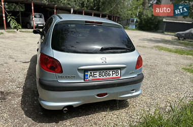 Хетчбек Peugeot 206 2008 в 