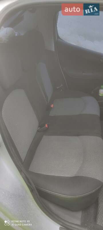 Хэтчбек Peugeot 206 2002 в Стрые