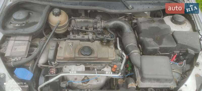 Хэтчбек Peugeot 206 2002 в Стрые