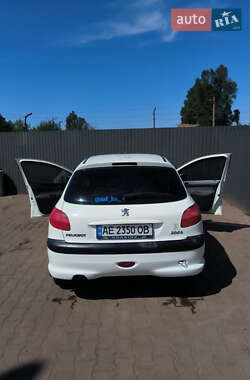Хэтчбек Peugeot 206 2008 в 