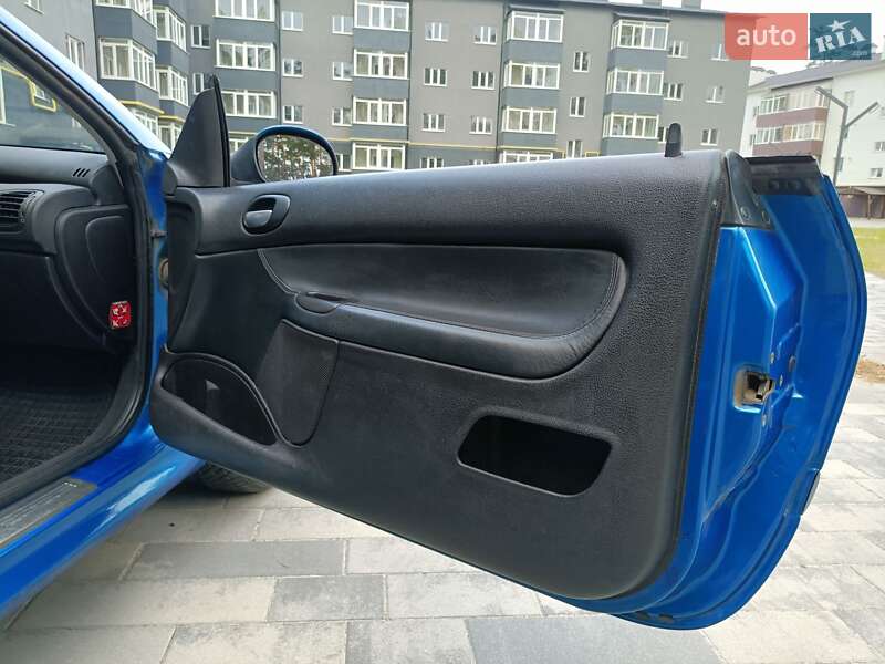 Кабриолет Peugeot 206 2002 в Ахтырке