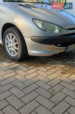 Хэтчбек Peugeot 206 2006 в 