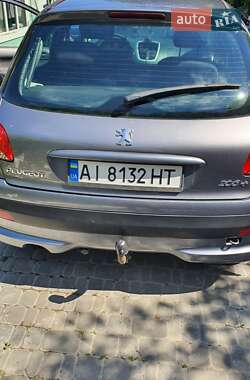Хэтчбек Peugeot 206 2010 в Киеве