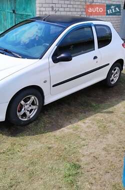 Хэтчбек Peugeot 206 2003 в Остер