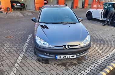 Хэтчбек Peugeot 206 2006 в Днепре