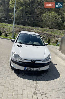 Хетчбек Peugeot 206 2004 в Ворохті