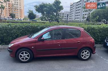 Хетчбек Peugeot 206 2004 в Києві