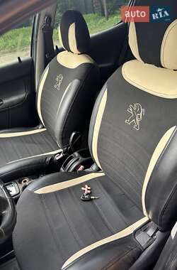 Хэтчбек Peugeot 206 2005 в 